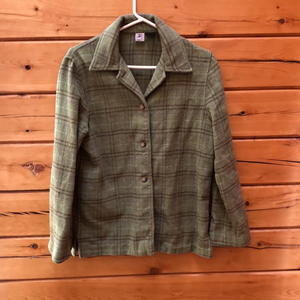 Green Woman’s Over/shirt